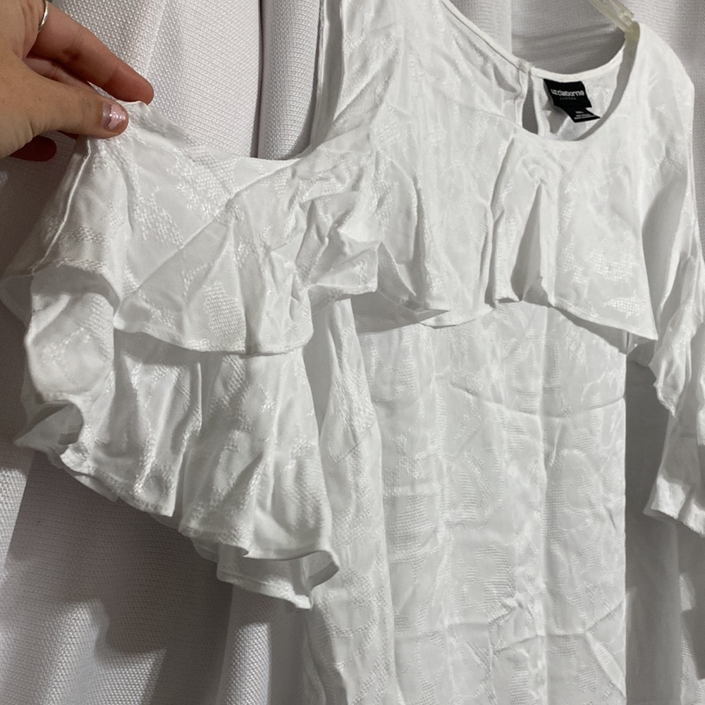 NWT Liz Claiborne White Cut out shoulder Blouse Size XXL - Picture 2 of 6